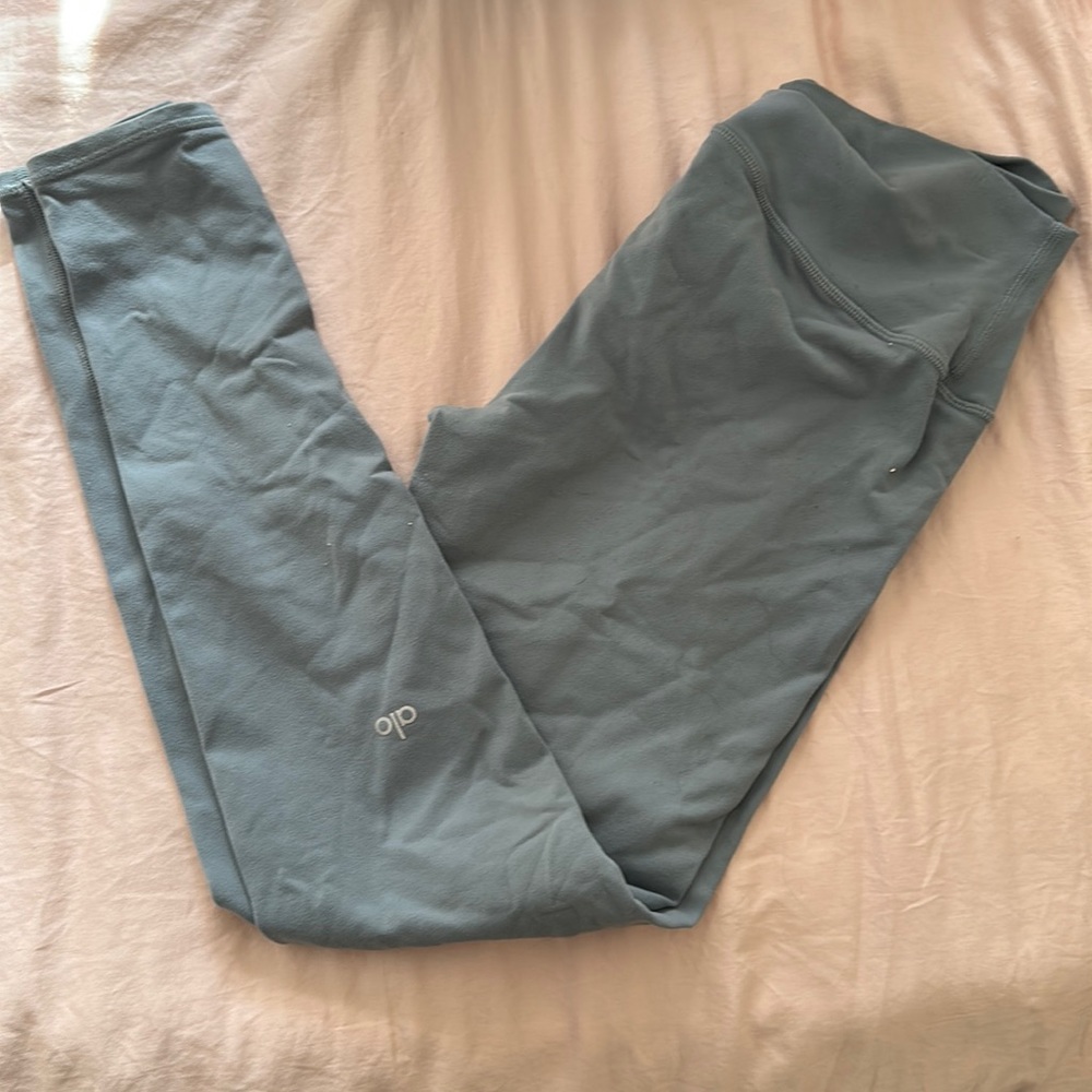 Good condition blue alo yoga leggings
